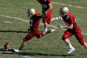 科尔多瓦战平依纳普尔，球队难分胜负，伊万·科尔多瓦