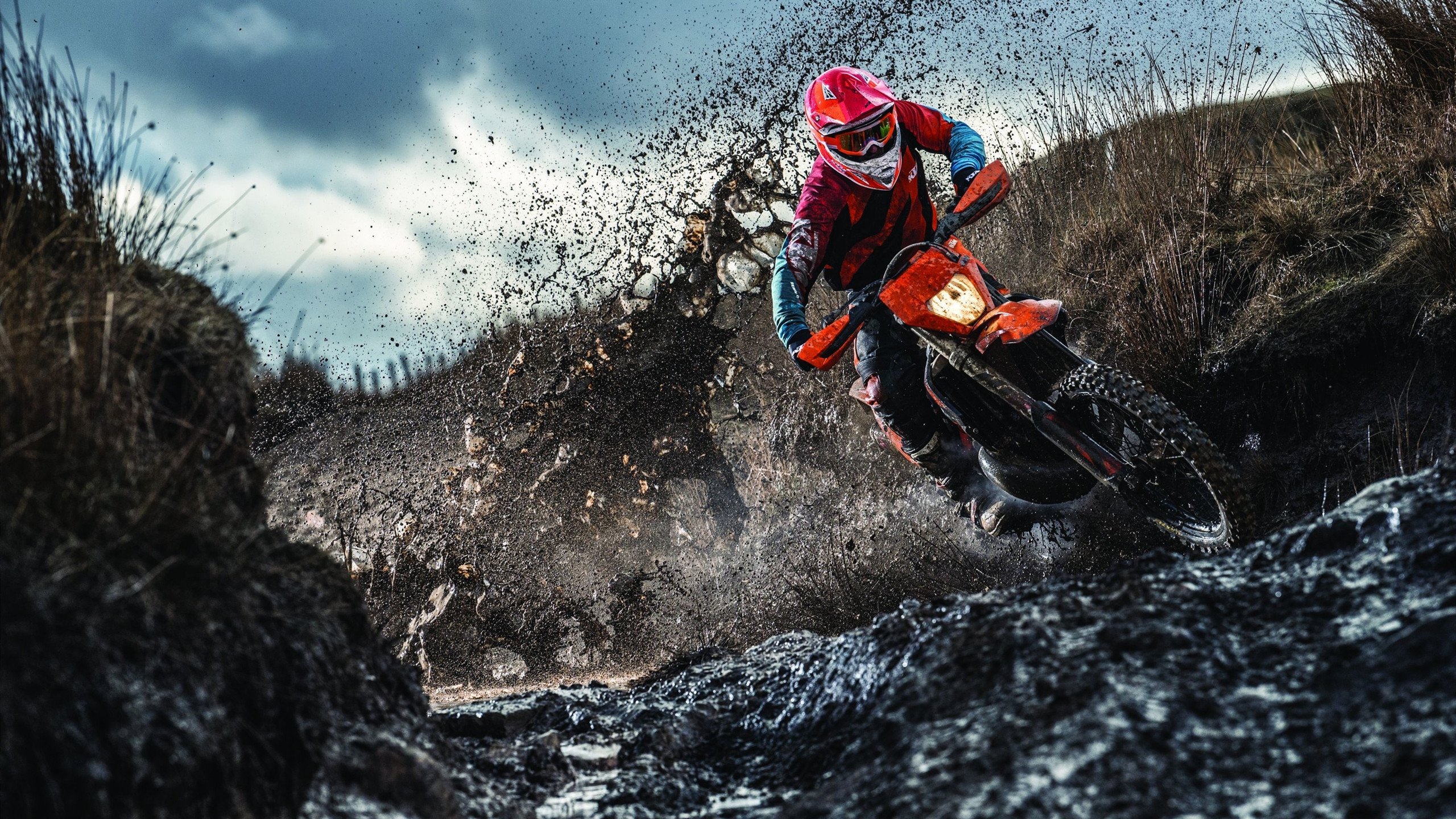 裁判追不上塞内加尔边锋:太快,踩雪都飞起来了,塞内加尔国脚